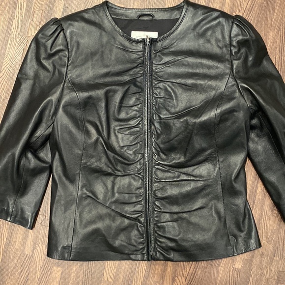 Womens Leather zip front jacket, ruched at front. 3/4 length sleeves.SZ 6 - Picture 2 of 7
